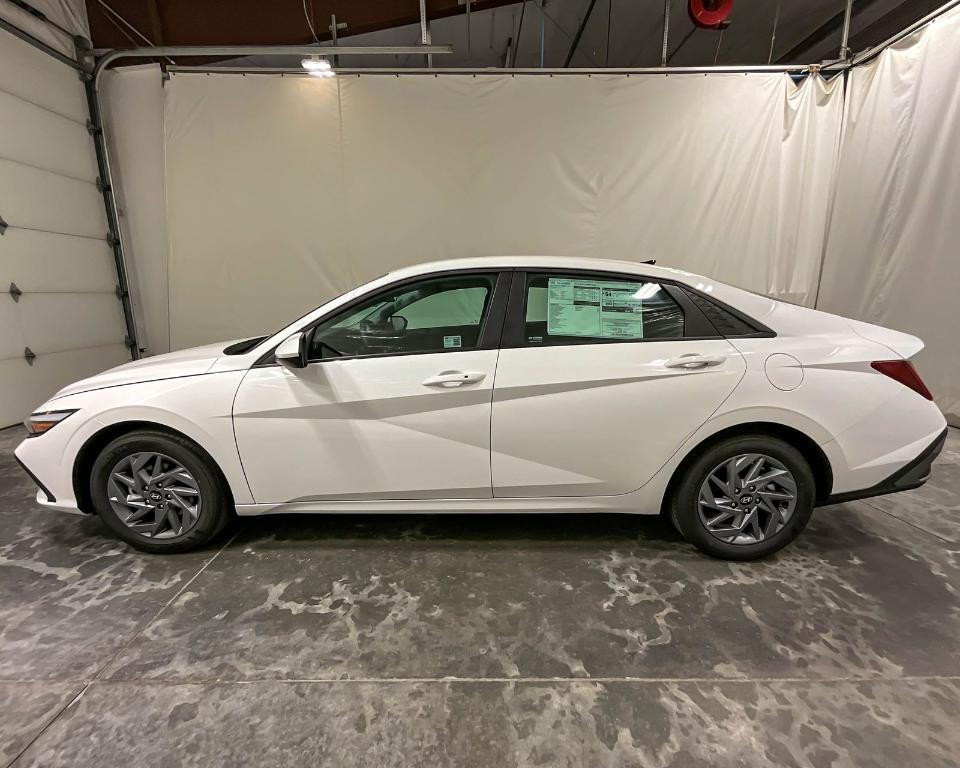 new 2025 Hyundai ELANTRA HEV car, priced at $23,009