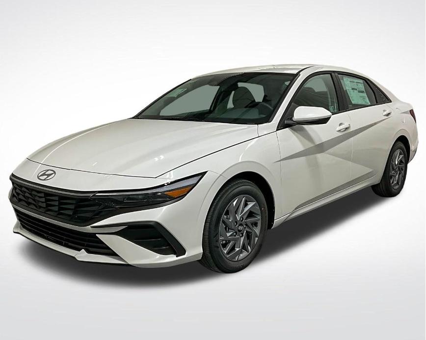 new 2025 Hyundai Elantra HEV car, priced at $27,509