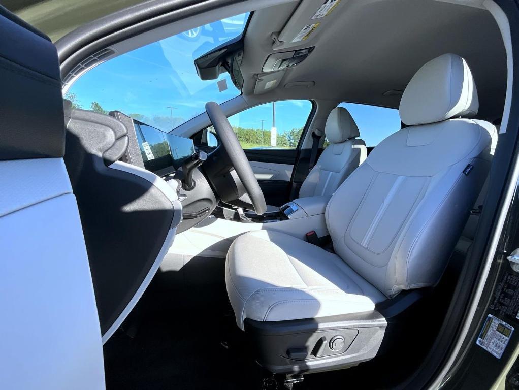 new 2025 Hyundai Tucson car, priced at $32,859