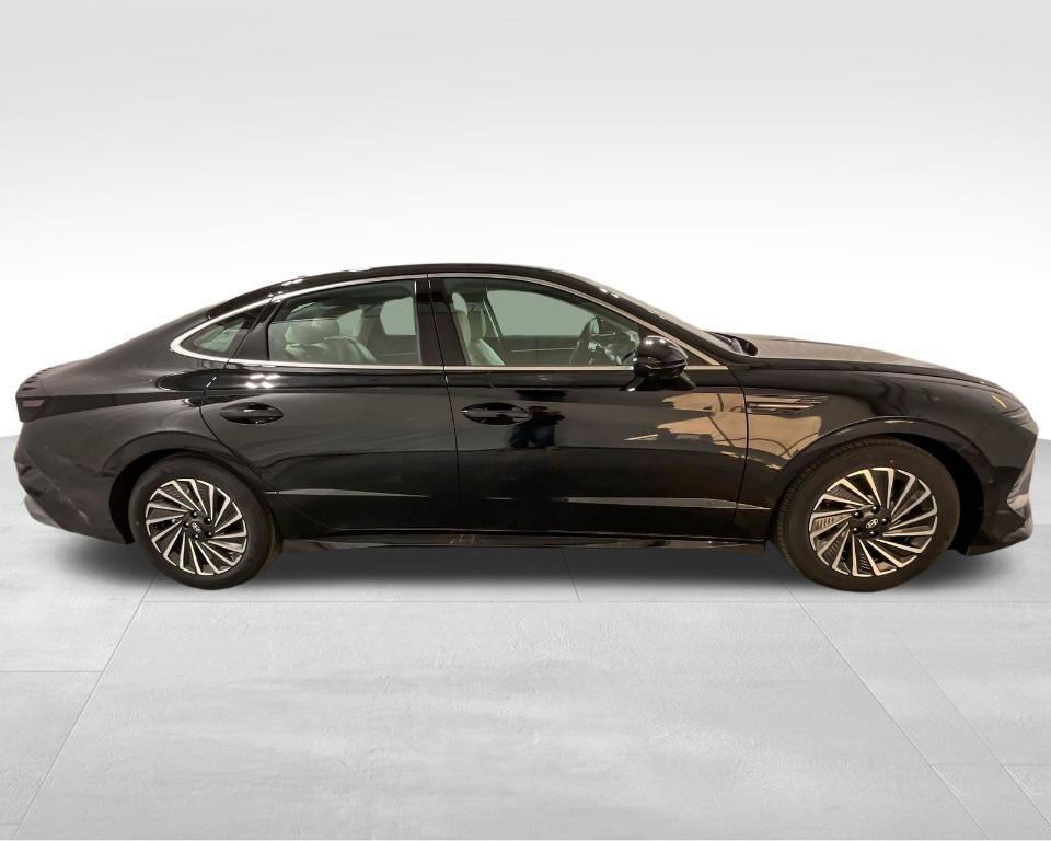 new 2025 Hyundai Sonata Hybrid car, priced at $38,829