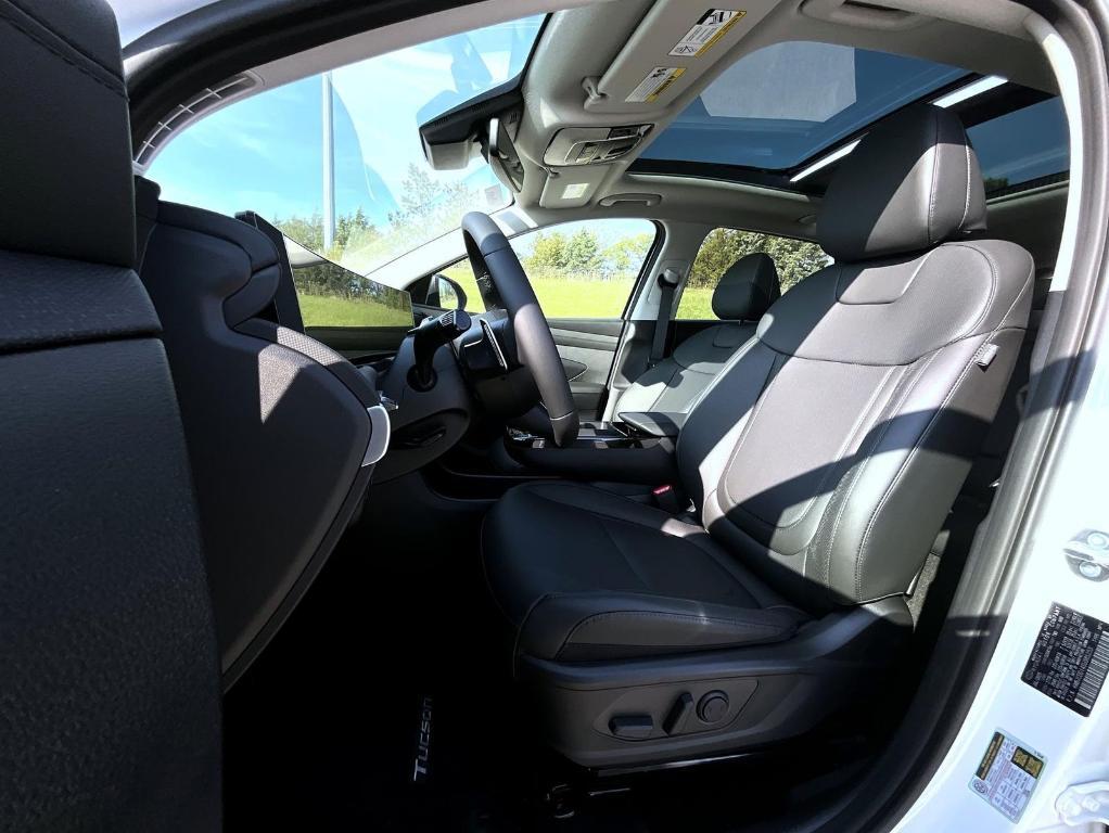 new 2025 Hyundai TUCSON Hybrid car, priced at $36,805