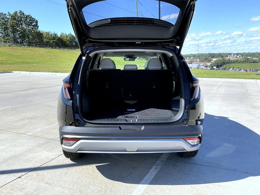new 2025 Hyundai TUCSON Hybrid car, priced at $32,899