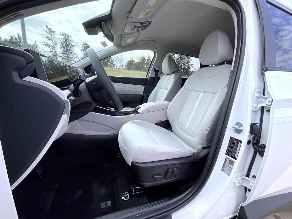 new 2025 Hyundai Tucson car, priced at $32,174