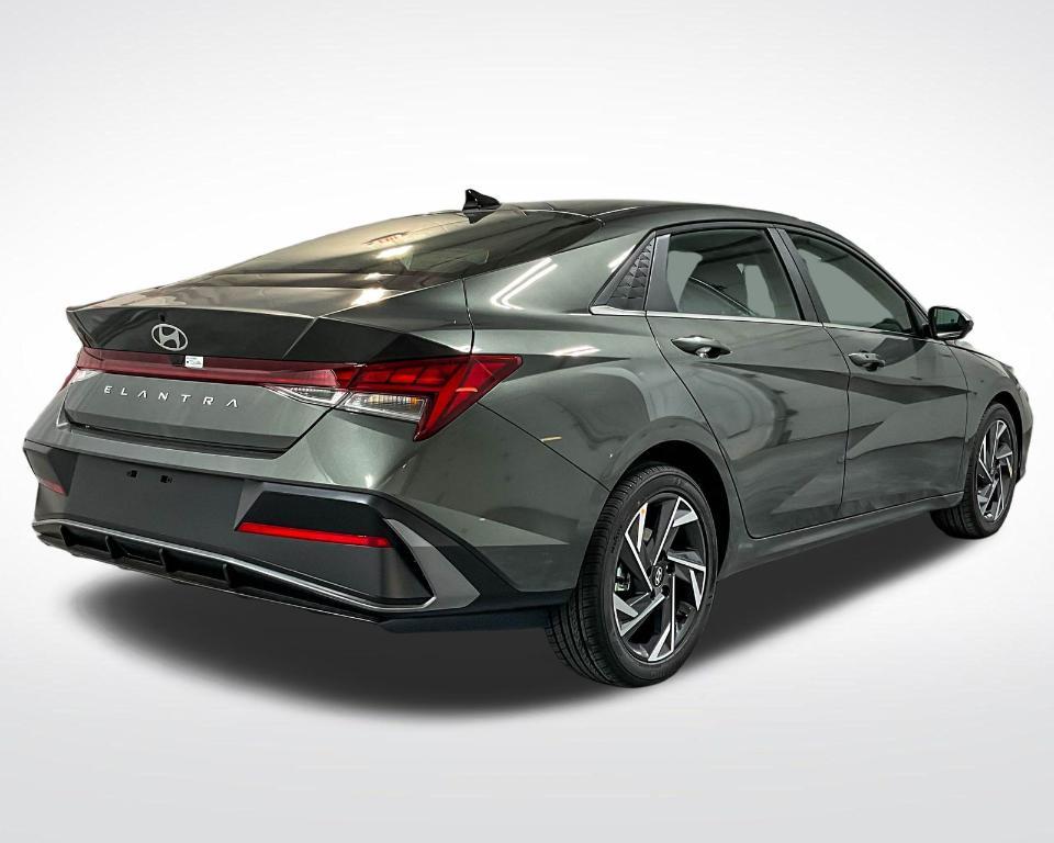 new 2025 Hyundai Elantra car, priced at $25,666