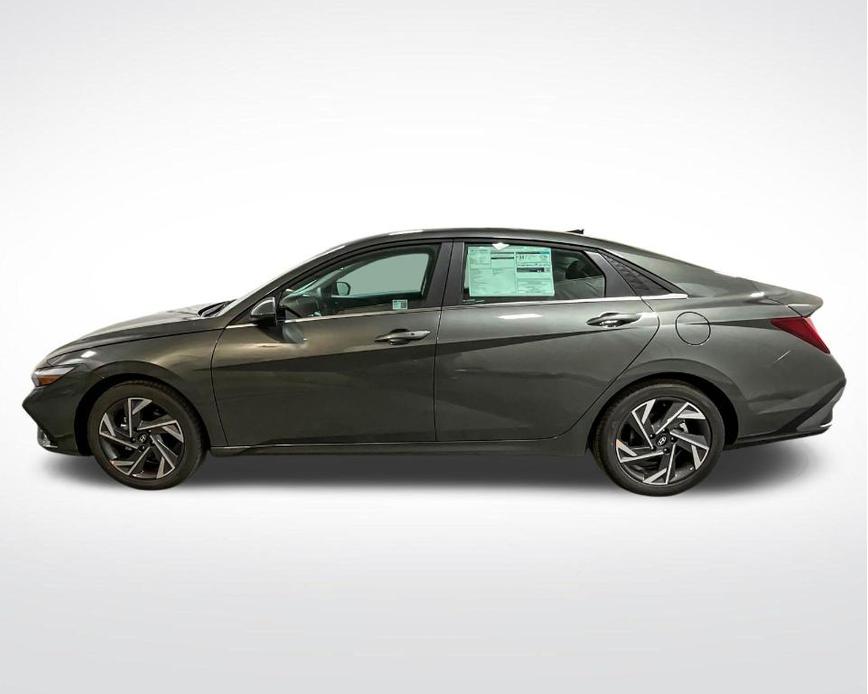 new 2025 Hyundai Elantra car, priced at $25,666