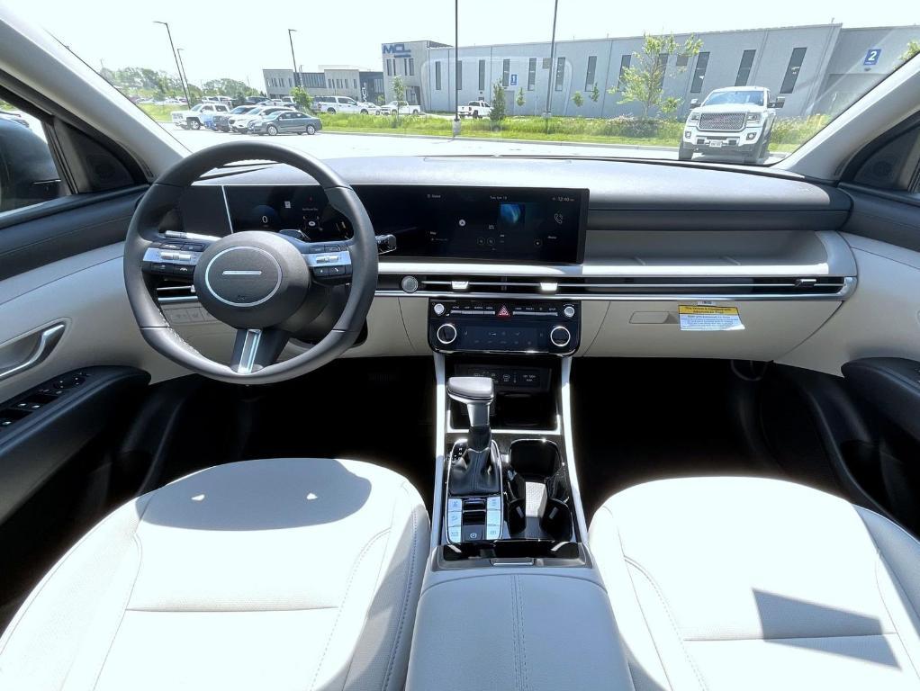 new 2025 Hyundai Tucson car, priced at $35,604