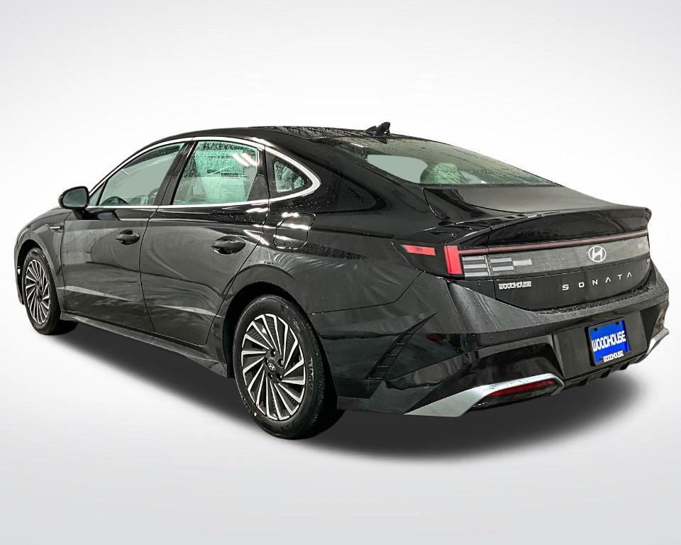 new 2025 Hyundai Sonata Hybrid car, priced at $29,987