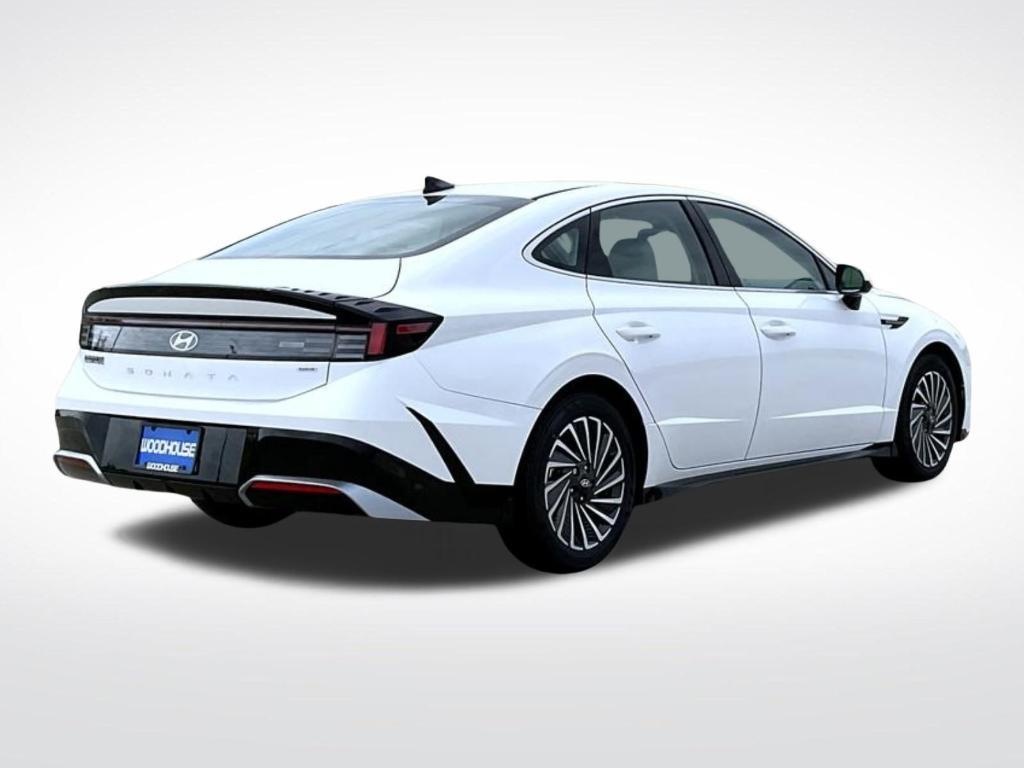 new 2025 Hyundai Sonata Hybrid car, priced at $31,979