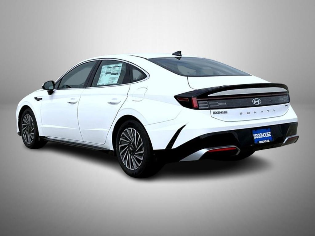 new 2025 Hyundai Sonata Hybrid car, priced at $28,979