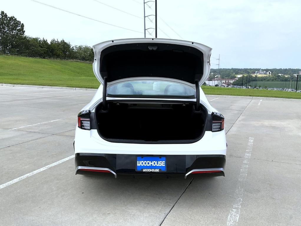new 2025 Hyundai Sonata Hybrid car, priced at $31,979