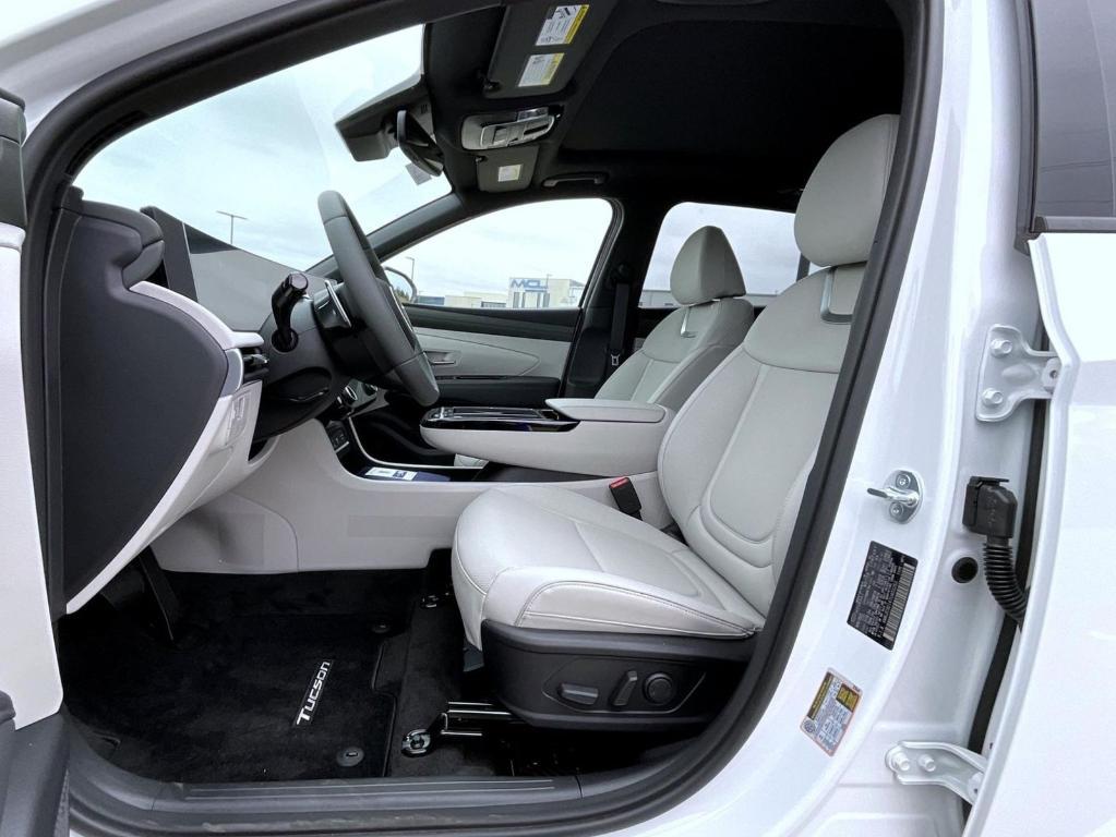 new 2026 Hyundai TUCSON Hybrid car, priced at $40,844