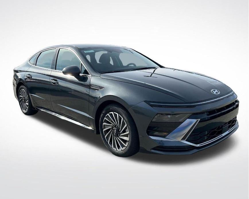 new 2025 Hyundai Sonata Hybrid car, priced at $32,984