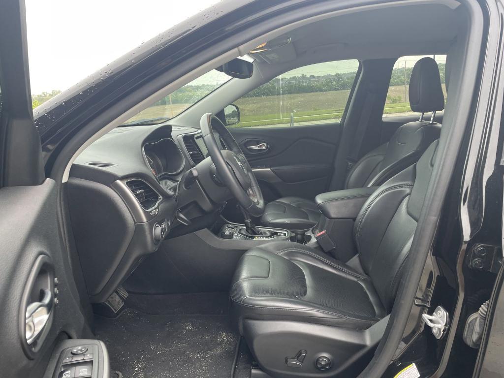 used 2019 Jeep Cherokee car, priced at $23,254