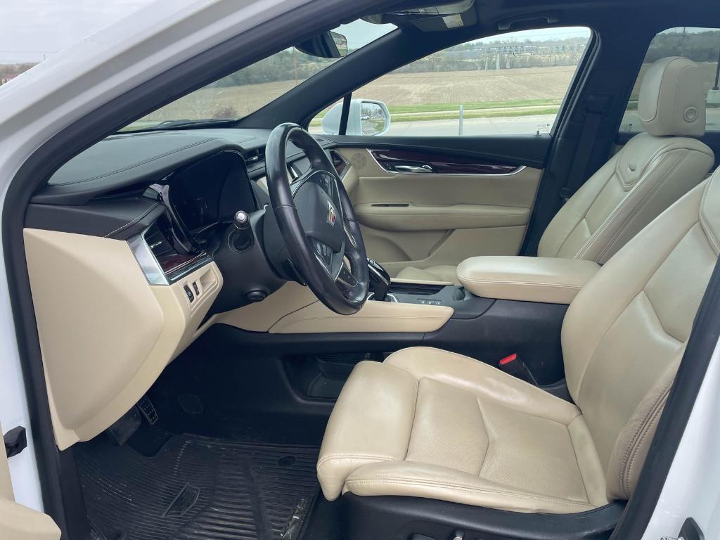 used 2017 Cadillac XT5 car, priced at $15,492