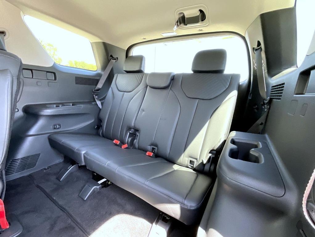 new 2025 Hyundai Palisade car, priced at $42,584
