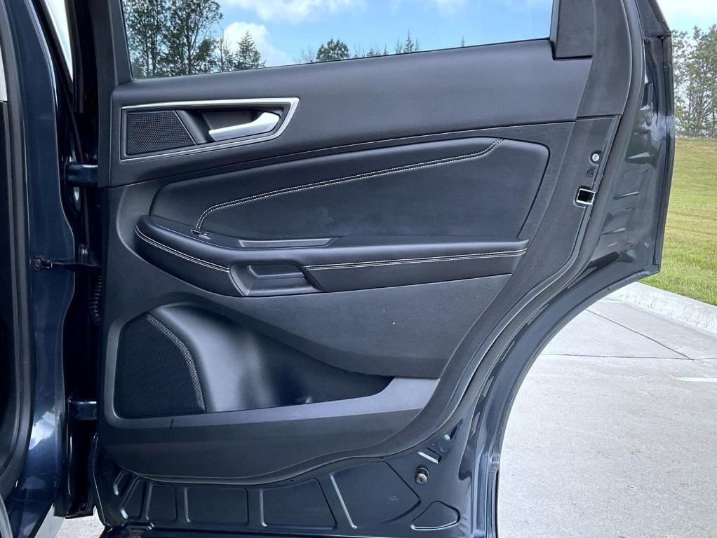 used 2022 Ford Edge car, priced at $27,899