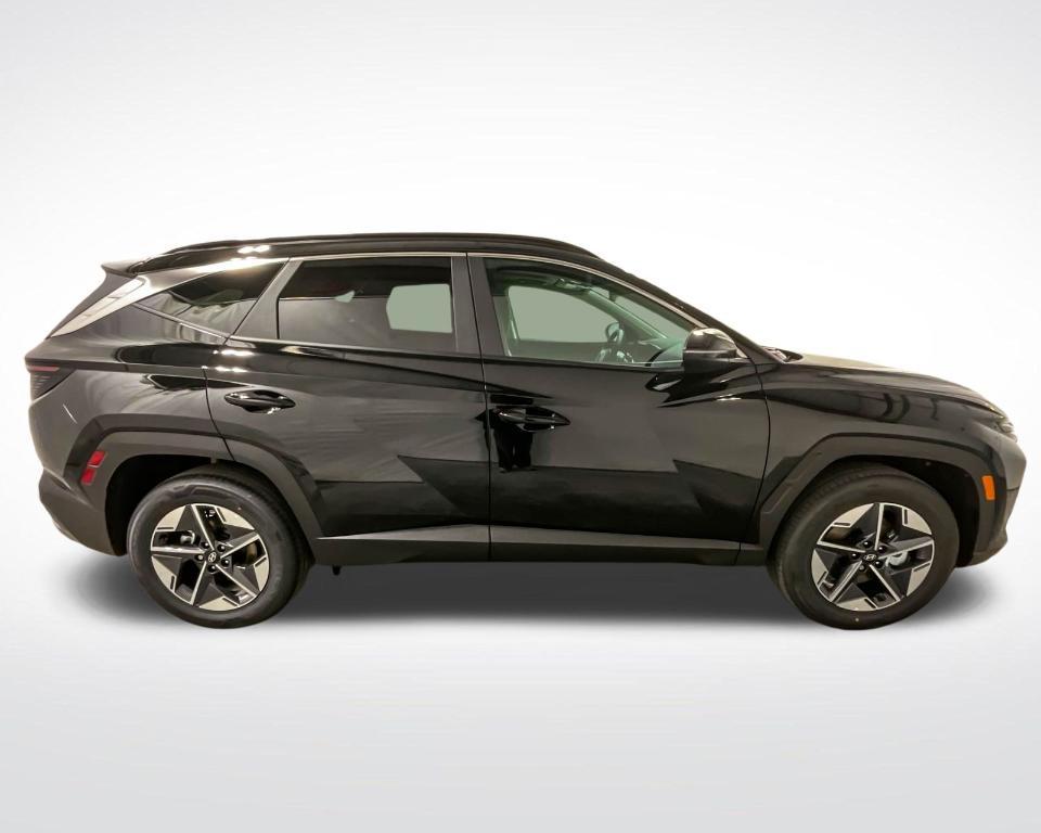 new 2025 Hyundai Tucson Hybrid car, priced at $37,136