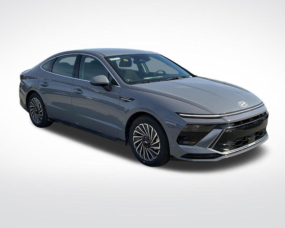 new 2025 Hyundai Sonata Hybrid car, priced at $33,157