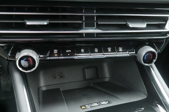 new 2025 Chevrolet Traverse car, priced at $49,710