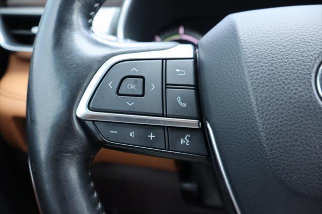 used 2020 Toyota Highlander Hybrid car, priced at $34,900