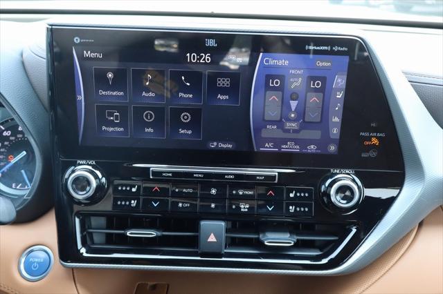 used 2020 Toyota Highlander Hybrid car, priced at $34,900