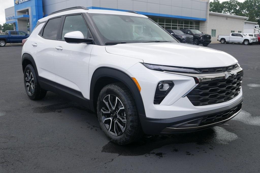 new 2025 Chevrolet TrailBlazer car, priced at $32,279