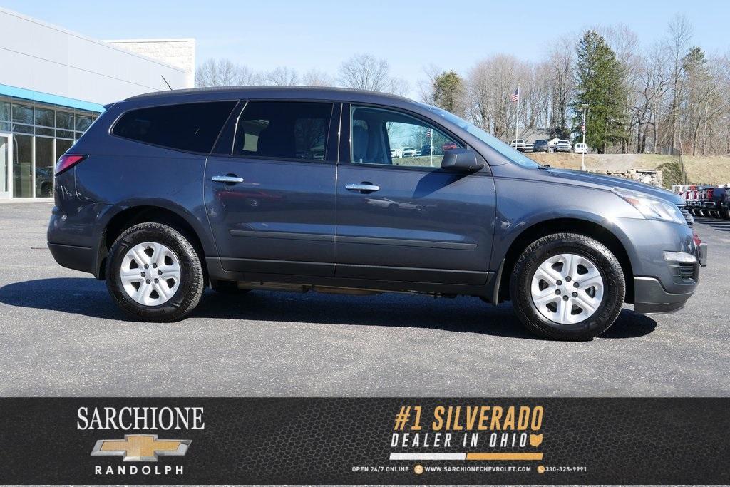 used 2014 Chevrolet Traverse car, priced at $9,900