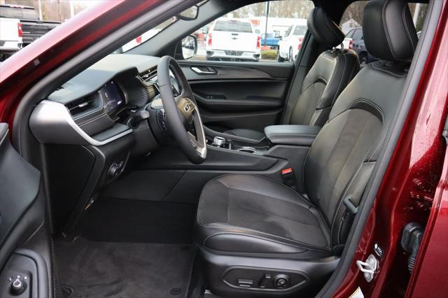 used 2024 Jeep Grand Cherokee car, priced at $38,900