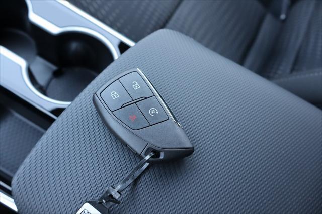 new 2026 Chevrolet Equinox car, priced at $31,995