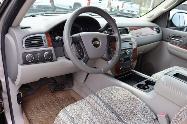used 2007 Chevrolet Suburban car, priced at $8,900