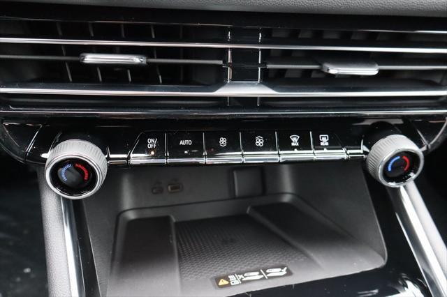 new 2025 Chevrolet Traverse car, priced at $42,095