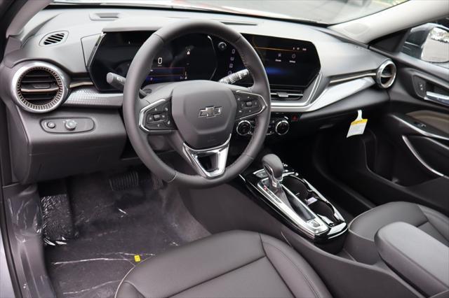 new 2025 Chevrolet Trax car, priced at $27,040