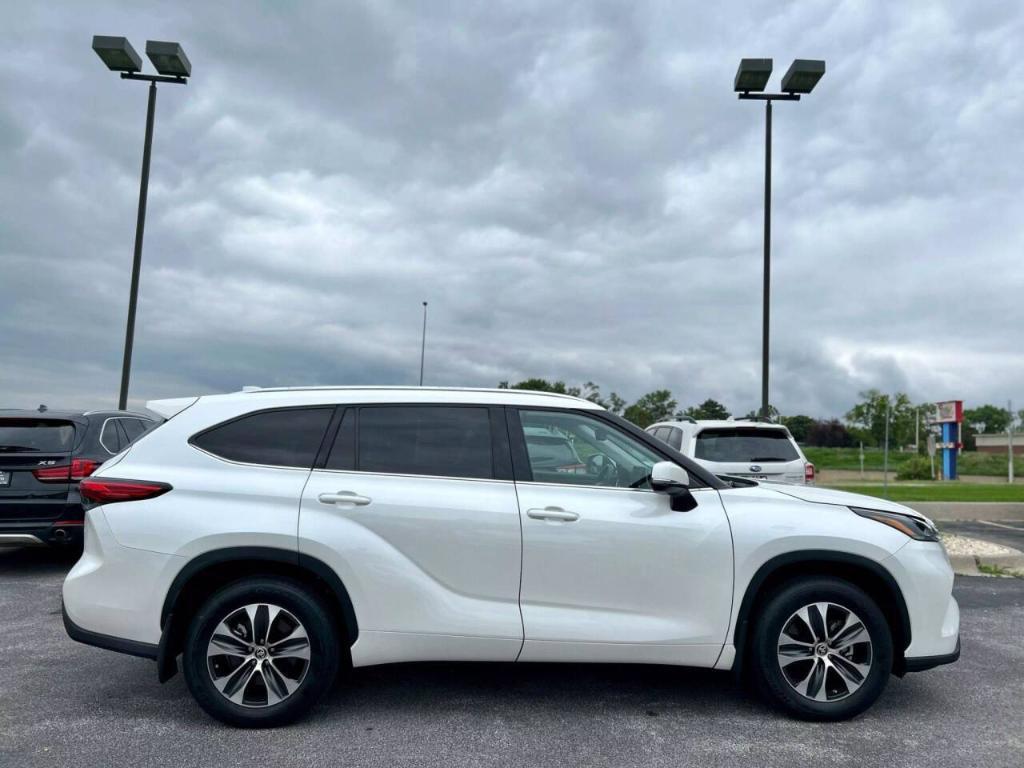 used 2021 Toyota Highlander car, priced at $34,500