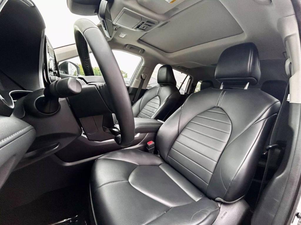 used 2021 Toyota Highlander car, priced at $34,500