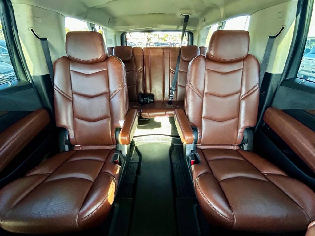 used 2020 Cadillac Escalade ESV car, priced at $36,500