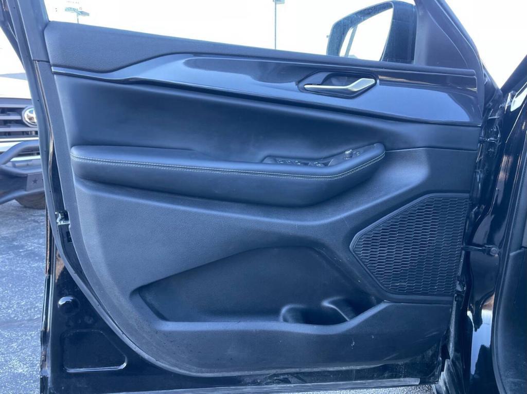 used 2023 Jeep Grand Cherokee car, priced at $28,950