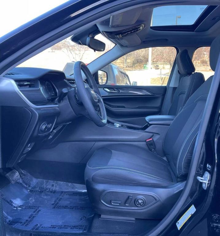 used 2023 Jeep Grand Cherokee car, priced at $27,500