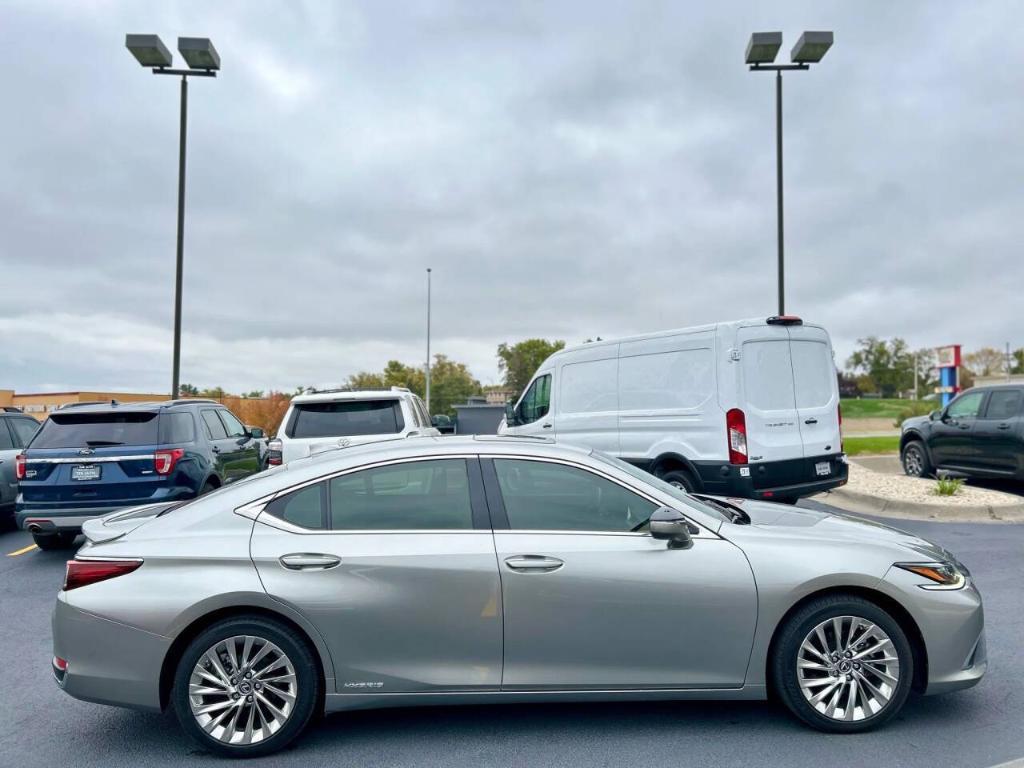 used 2019 Lexus ES 300h car, priced at $28,500