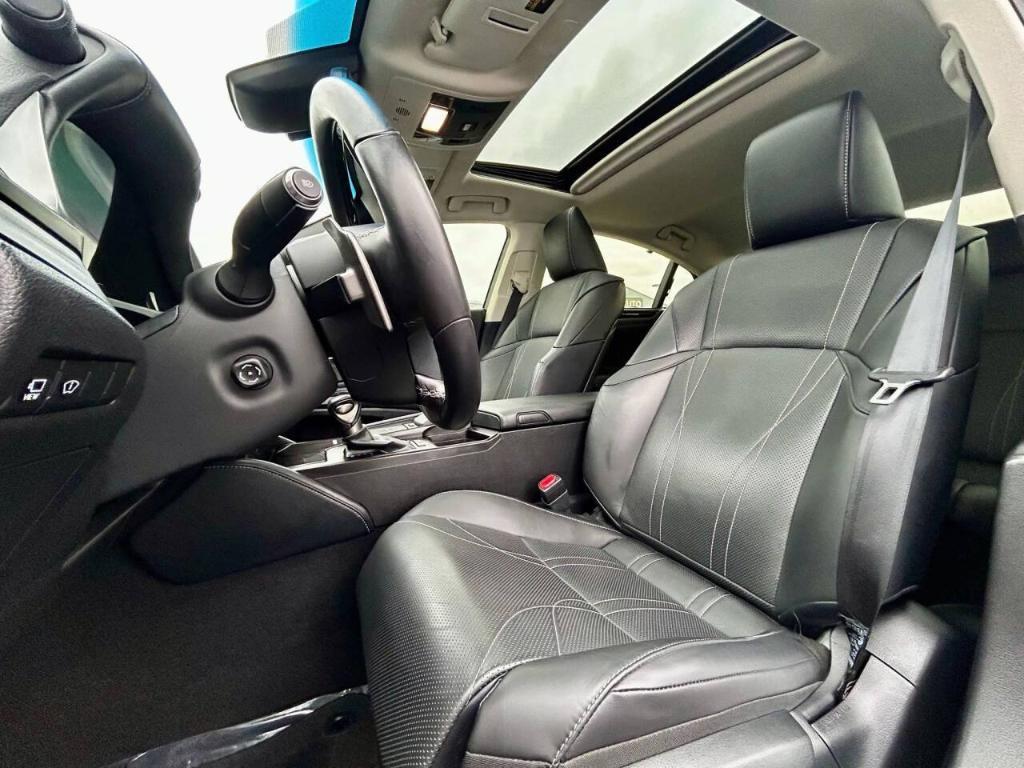 used 2019 Lexus ES 300h car, priced at $28,500