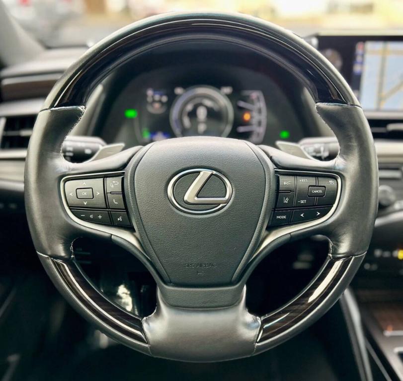 used 2019 Lexus ES 300h car, priced at $28,500
