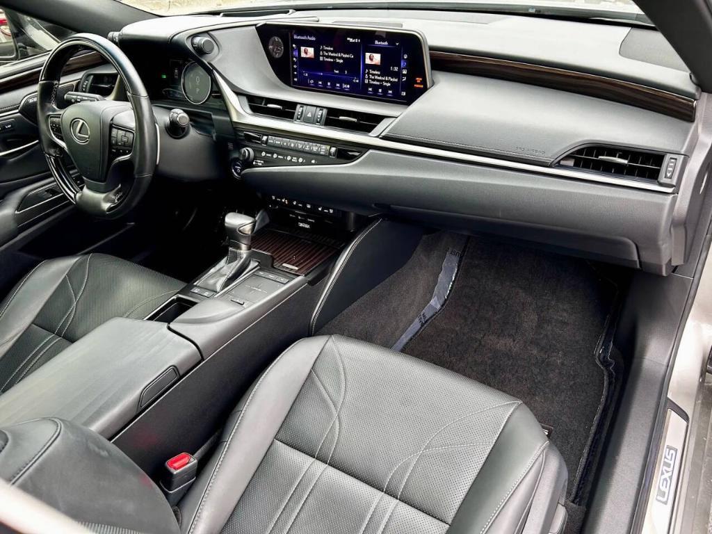 used 2019 Lexus ES 300h car, priced at $28,500