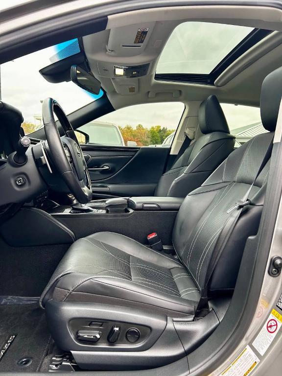 used 2019 Lexus ES 300h car, priced at $28,500