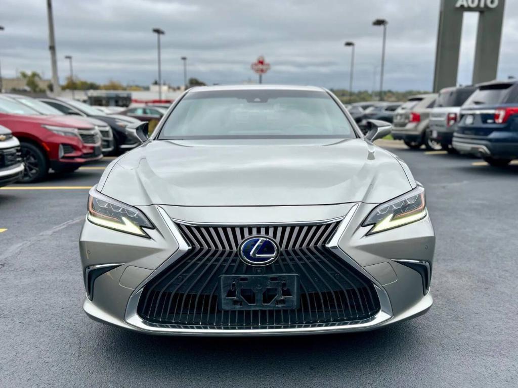 used 2019 Lexus ES 300h car, priced at $28,500