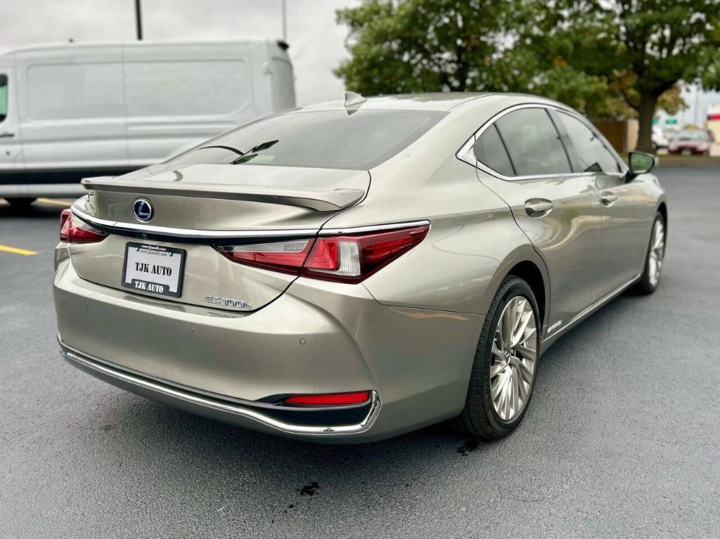 used 2019 Lexus ES 300h car, priced at $28,500