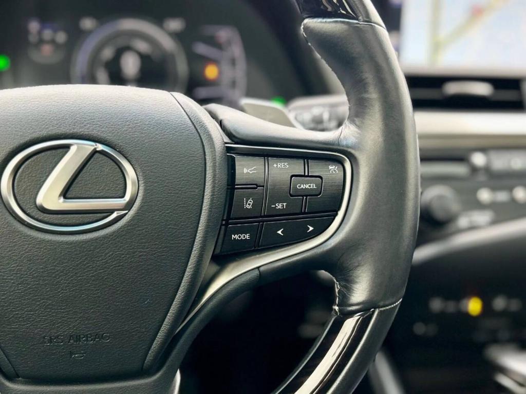 used 2019 Lexus ES 300h car, priced at $28,500