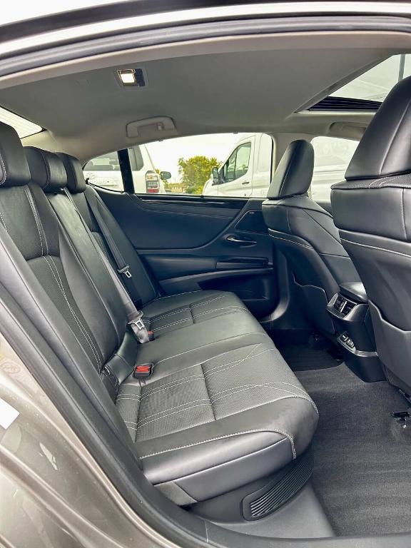 used 2019 Lexus ES 300h car, priced at $28,500