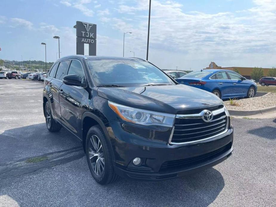 used 2016 Toyota Highlander car, priced at $20,999