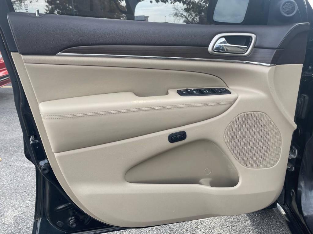 used 2014 Jeep Grand Cherokee car, priced at $11,999