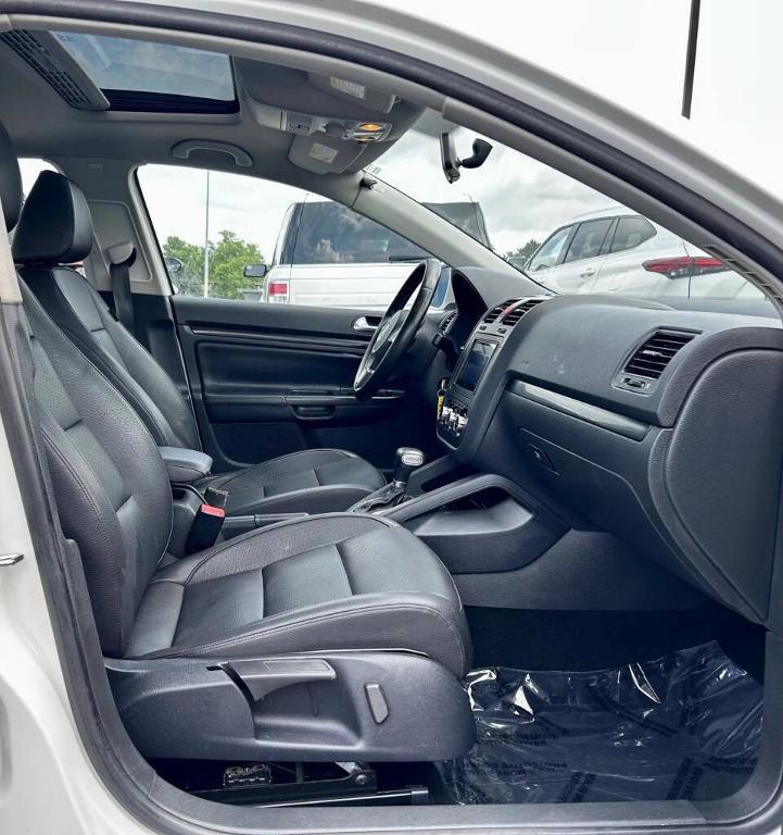 used 2010 Volkswagen Jetta car, priced at $6,500