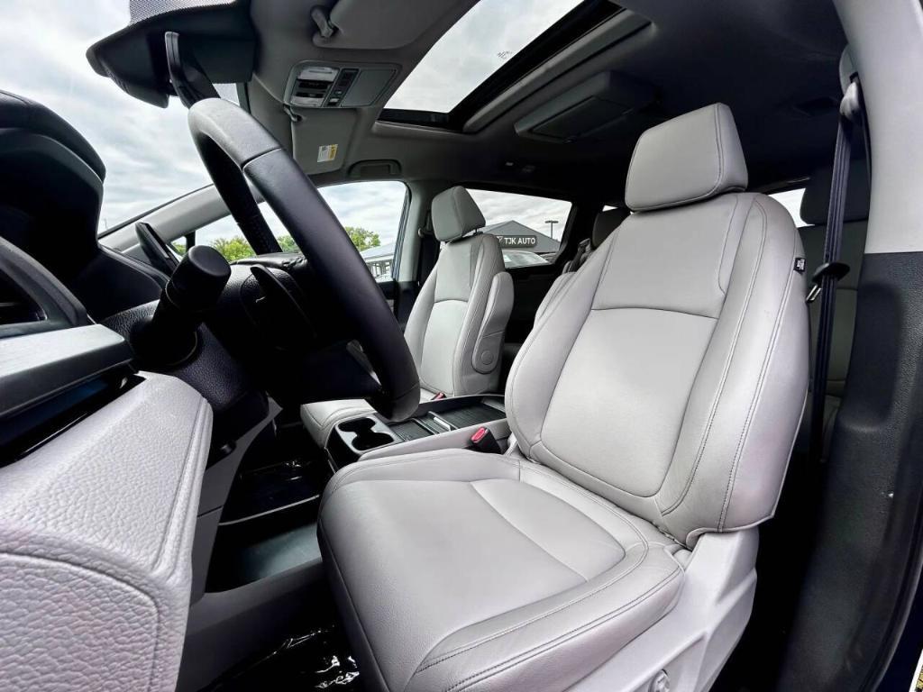 used 2024 Honda Odyssey car, priced at $34,950